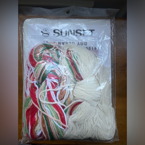 1992 SUNSET Needlepoint Christmas Stocking Kit Mistletoe & Holly Angel 19007 - Picture 2 of 3